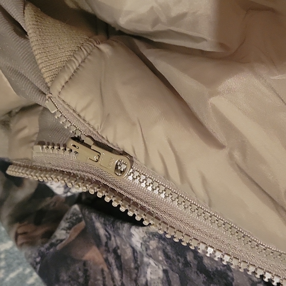 Waterproof jacket - Picture 2 of 3